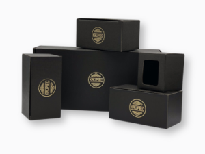 czarne opakowania kartonowe na miody z nadrukiem fleksograficznym